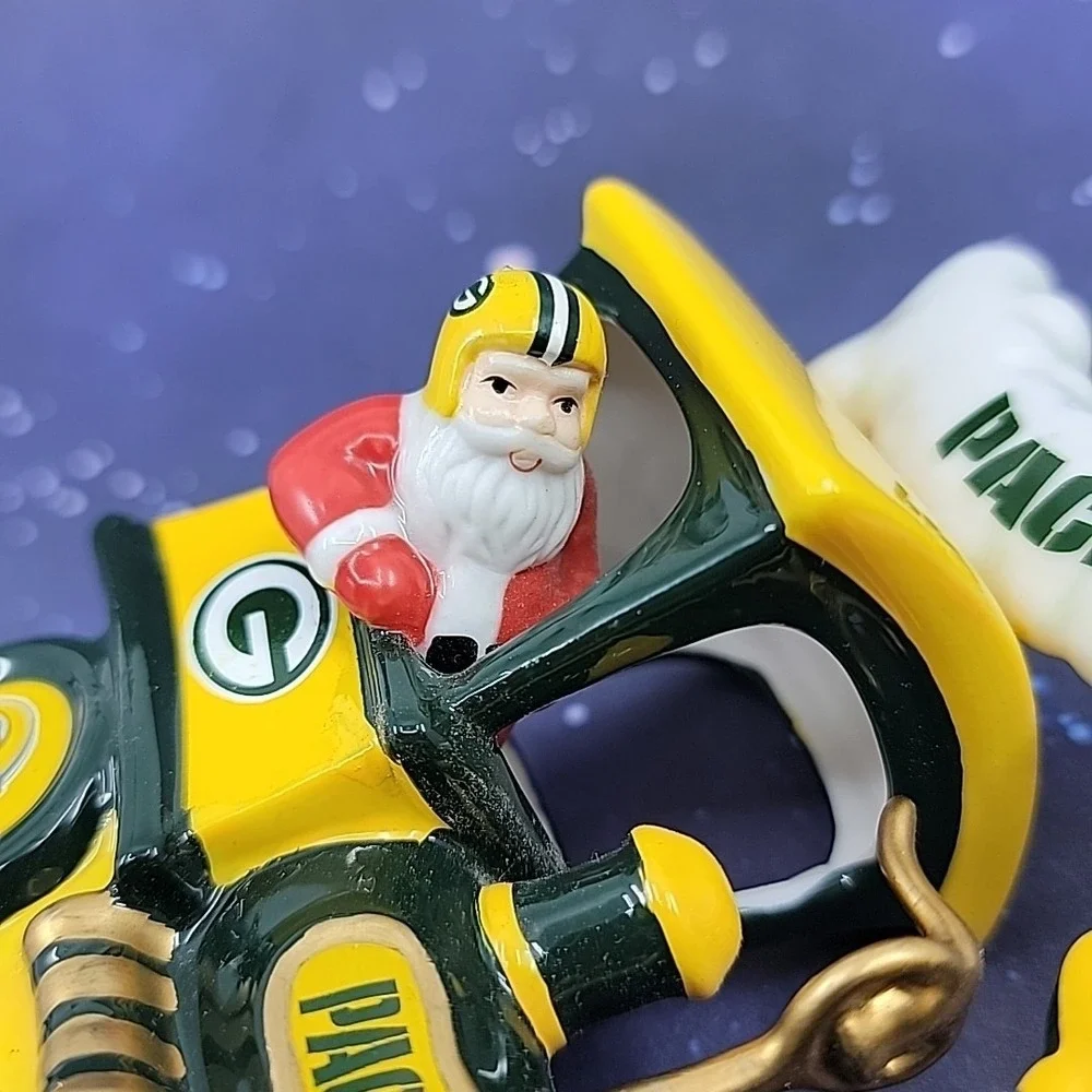 Green Bay Packers 2005 Holiday Express Danbury Mint Ornament NFL Christmas
